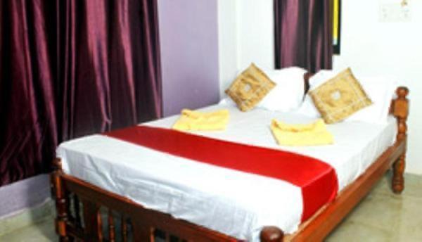 Calangute Beach Side Hotel Bagian luar foto